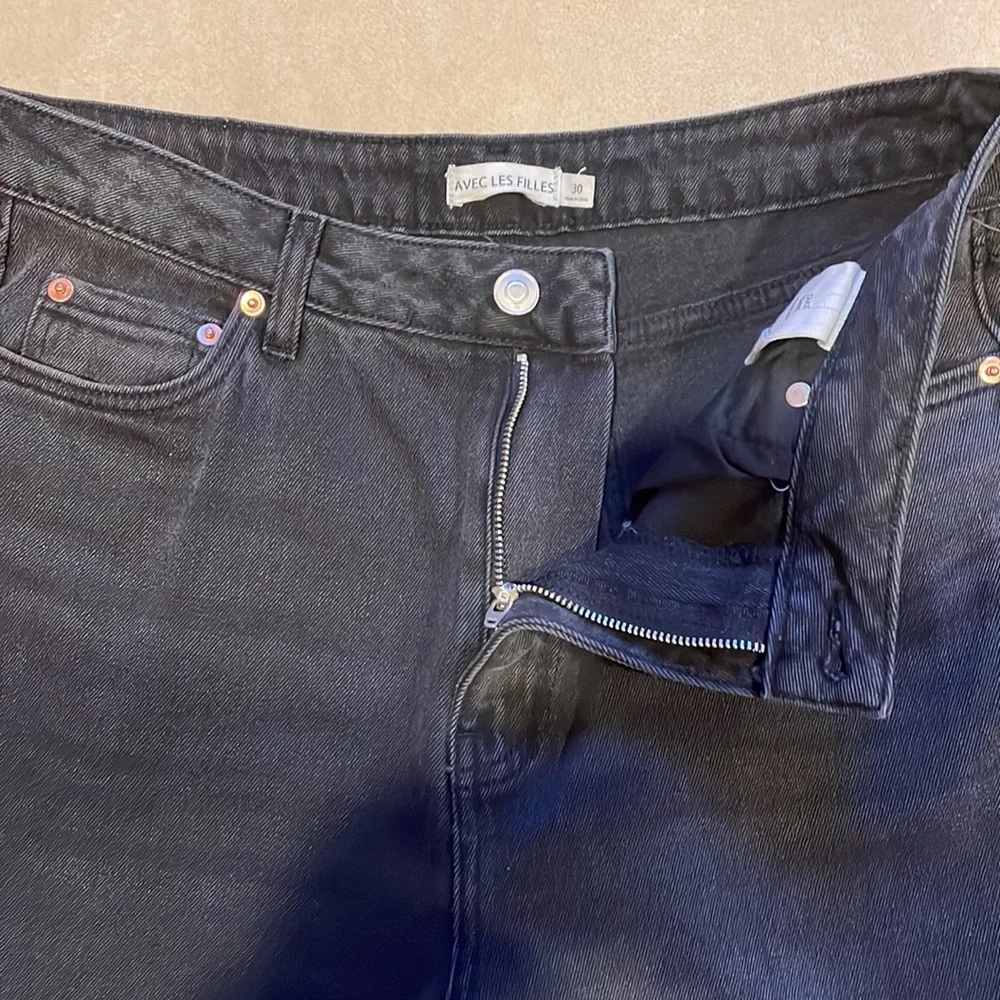 AVEC LES FILLES HIGH-RISE STRAIGHT LEG CROP BLACK JEAN in SIZE 30 - Picture 6 of 9